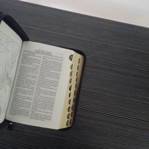 Santa Biblia Mediana Negra SBC - Imagen 3